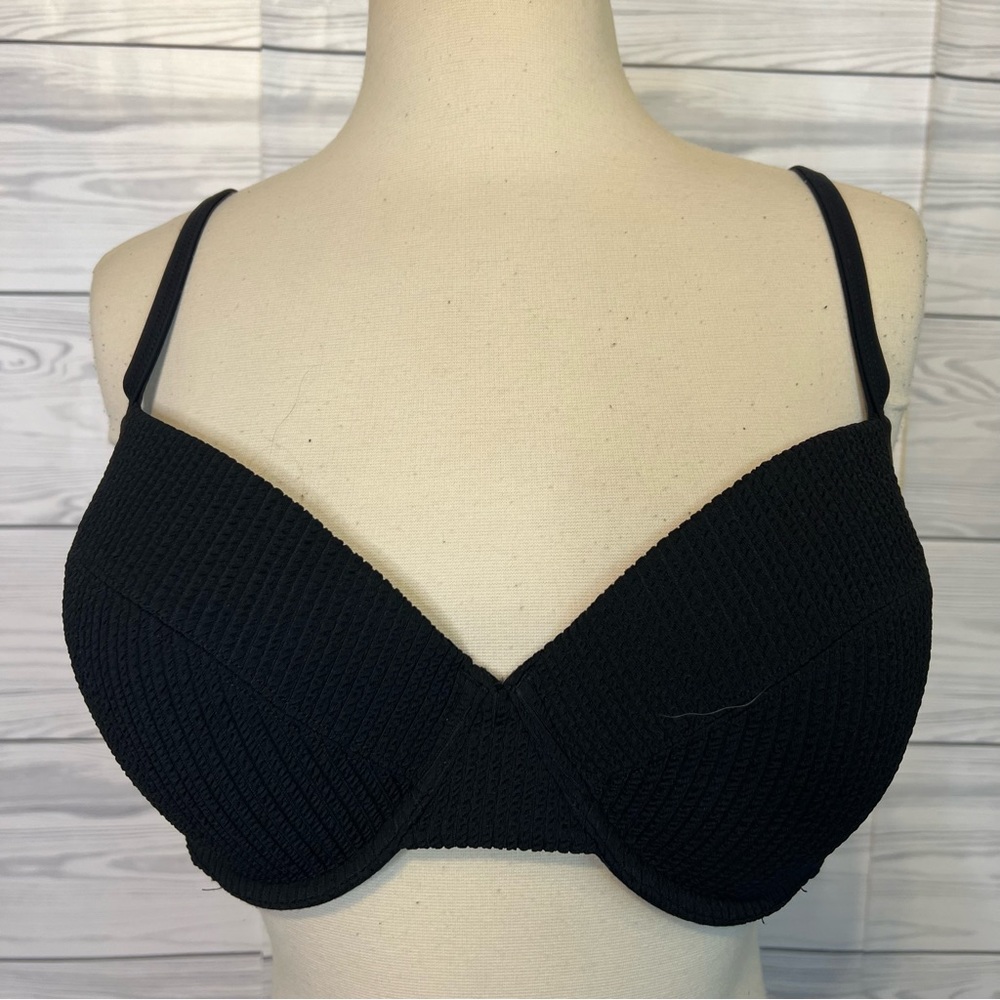 Med.DD  VS Pink Body Corps bra
